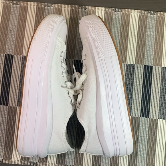 Women’s Chuck Taylor Move All Star Converse Platform Sneakers, White, size 9 - Picture 6 of 13